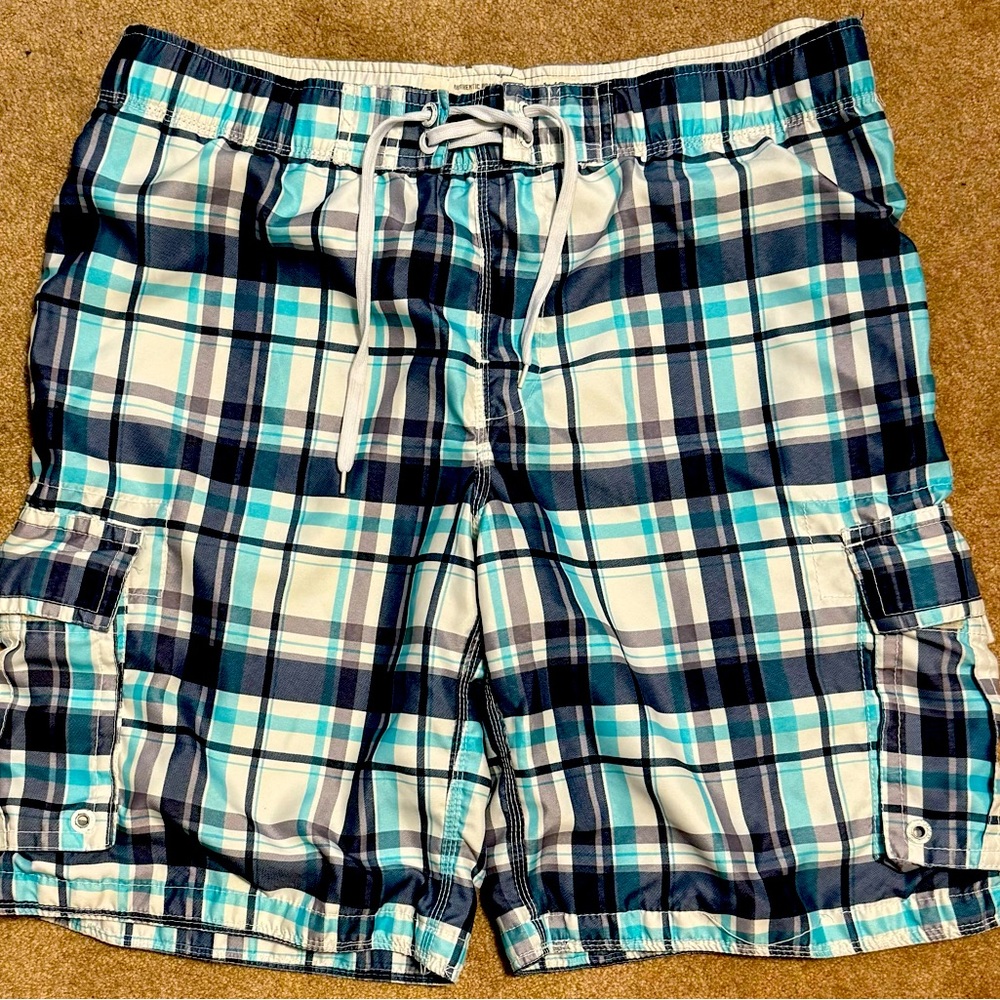 Aeropostale Men’s Cargo Swim Trunks/Shorts Blue & White Plaid Size L